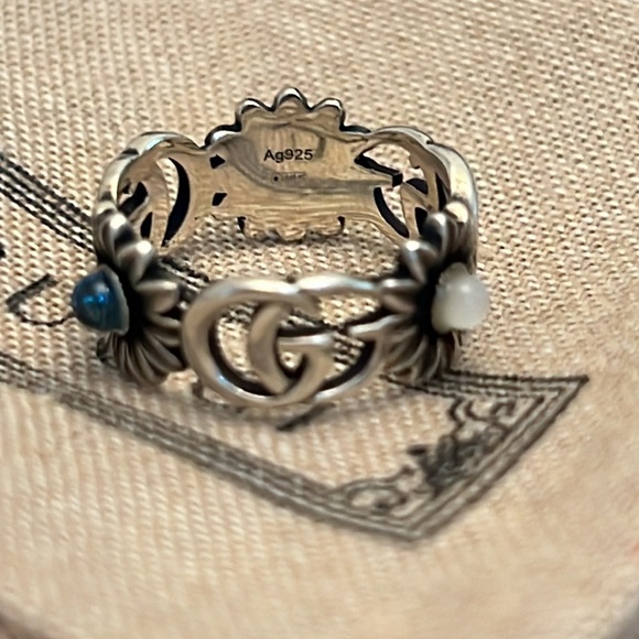 GUCCI DOUBLE G MOTHER OF PEARL RING - Picture 7 of 9